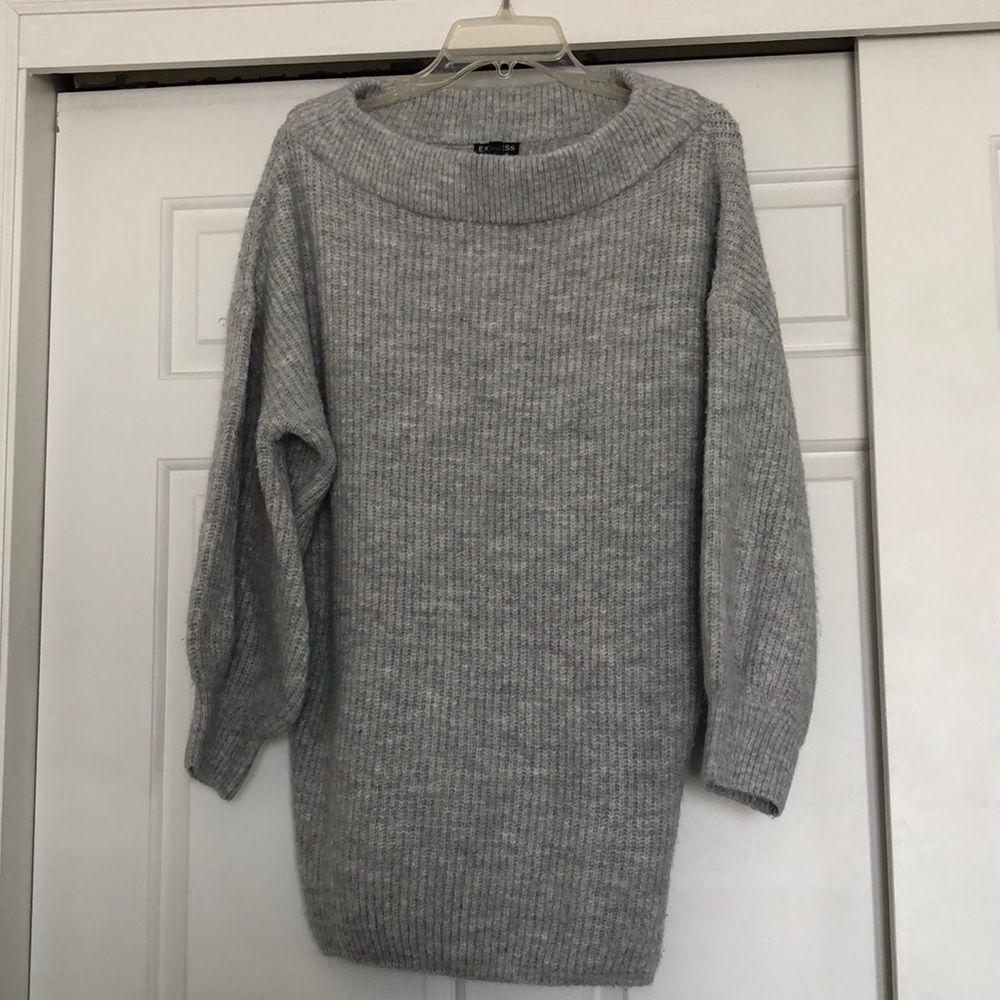 EXPRESS ribbed 3/4 length Balloon Sleeve Crew Neck Sweater